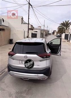 نيسان روج